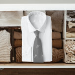 Corbata Patrón de nombres en blanco gris guión moderno<br><div class="desc">Personaliza y agrega tu nombre. Su nombre es el patrón,  escrito con un guión de estilo a mano a la moda. Fondo gris,  texto blanco.</div>