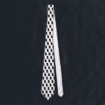 Corbata Patrón de piezas de ajedrez de caballero con corba<br><div class="desc">Patrón de piezas de ajedrez de caballero con corbata de cuello blanco y negro. Idea de regalo de cumpleaños de Guay o Día del Padre para hombres. Accesorios de ropa con símbolo de caballo de ajedrez / icono de juego de tablero de knight. Regalo divertido para el ajedrez, entrenador, profesor,...</div>