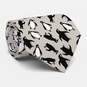 Corbata Patrón de pingüino blanco negro lindo fondo gris