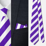 Corbata Patrón de rayas blancas púrpuras<br><div class="desc">Corbata del cuello del patrón de rayas blancas púrpuras.</div>