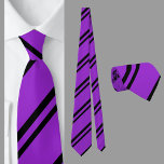 Corbata Patrón de rayas negras púrpura<br><div class="desc">Corbata púrpura de cuello del patrón rayado negro.</div>