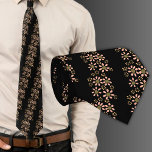 Corbata Patrón floral de flor negra<br><div class="desc">Corbata de cuello del patrón floral de flor negra. Un elegante y sencillo patrón de flores sobre un fondo negro.</div>