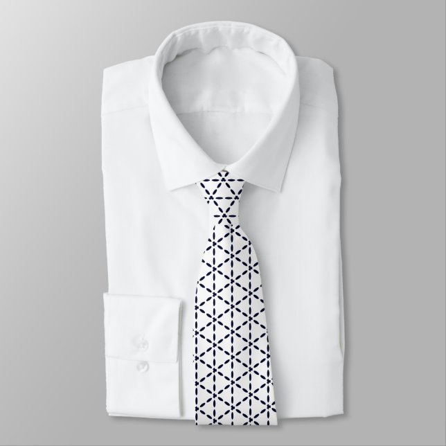 Corbata Patrón geométrico azul marino sobre blanco (Atado)