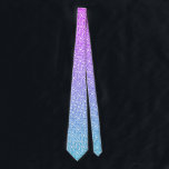Corbata Patrón geométrico blanco sobre púrpura y azul<br><div class="desc">Patrón de tejas geométricas blancas en un fondo púrpura y azul oscuro.</div>