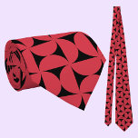 Corbata Patrón negro rojo geométrico<br><div class="desc">Descubra los diseños modernos de patrones de oscilación en la mayoría de los productos.</div>