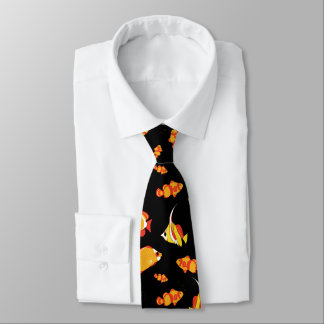 Corbata Peces Tropicales Nadando Patrón de Océano Rojo Nar
