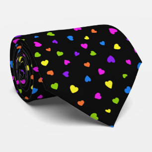 Corbata Pequeños corazones al azar coloridos sobre negro
