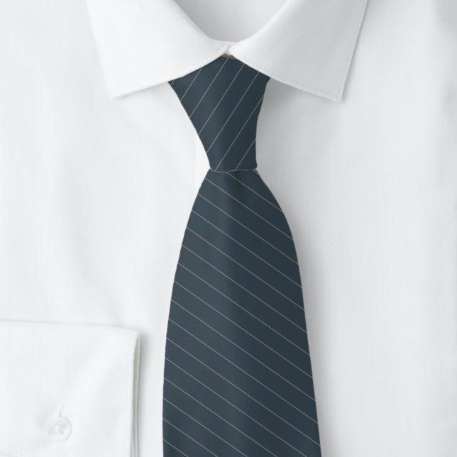 Corbata Pinstripe de carbón (Subido por el creador)