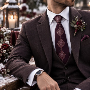 Corbata Plum Embroidered Damask Boda de Invierno Regia