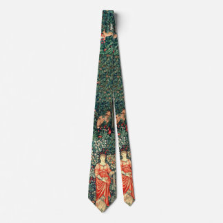 CORBATA POMONA TIENE FRUTAS EN VERDES, ANIMALES FORESTALES