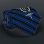 Corbata Profesional Médico Monogramado Azul<br><div class="desc">Una corbata personalizada a rayas azules adaptada a los profesionales médicos con el suyo o el monograma de su destinatario de regalo dentro de una corona de oro falsa.</div>