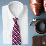 Corbata Púrpura Tartán Negro Patrón elegante moderno<br><div class="desc">Este diseño elegante presenta un diseño de moda morado,  rosa,  negro y blanco.</div>