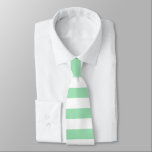 Corbata Rayas de color sólido de la menta luminosa verano<br><div class="desc">Clásica estampado de rayas de color verde de la menta de la luz pastel,  diseño moderno de las vigas de sol del marinero de la playa de verano. Corbata rayada verde de menta de menta para hombres,  hombre,  él.</div>