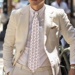 Corbata Regencia de rosas rosadas<br><div class="desc">Rosa tribal rosa contra blanco</div>