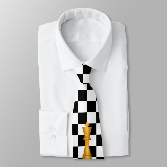 Corbata Rey dorado sobre patrón de ajedrez blanco y negro (Atado)