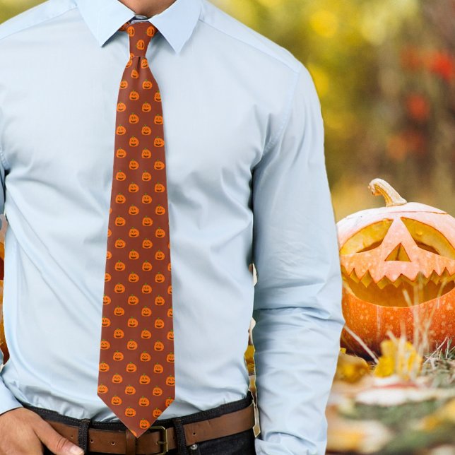 Corbata roja oxidada de Halloween Jack o'Lanterns (Subido por el creador)