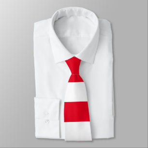 Corbata roja y blanca