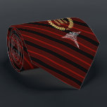Corbata Rojo con monograma profesional médico<br><div class="desc">Un lazo personalizado rayado rojo adaptado a los profesionales médicos con los suyos o al monograma de su beneficiario del regalo dentro de una falsa guirnalda del oro.</div>