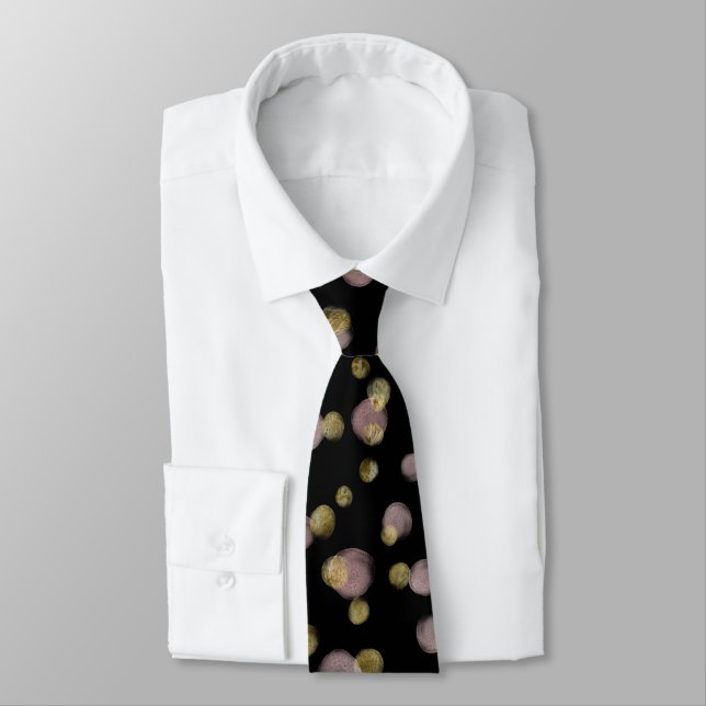Corbata Rubor y superposición dorada sobre negro  (Atado)