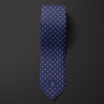Corbata Rueda de la dirección de los capitanes náuticos<br><div class="desc">Patrón clásico simple pero elegante con el volante del capitán diseñado para atraer a los barqueros y marineros. Ideal para el uso de negocios. Puede ser personalizado con un monograma. No deje de ver los calcetines que combinan el mismo diseño para crear una combinación de regalos para el Día del...</div>