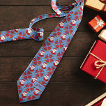 Corbata Santa Poinsettia Tradicional Añadir Navidades inic<br><div class="desc">Este divertido y festivo diseño cuenta con un Santa Claus pintado a mano y un poinsettia en rojo y azul clásico para ese acogedor y tradicional sentimiento de vacaciones con un toque de fantasía. Arte original de Malissa Melrose. Agregar Iniciales a personalizar.</div>