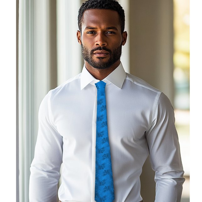Corbata Satin de Jacquard Azul Elegante  (Man wearing blue tie)