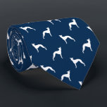 Corbata Silhouettes de grisú italiano azul y blanco<br><div class="desc">¡Esta silueta original italiana de Greyhound con el patrón de corbata de cuello hace un gran regalo para los papás de perro! Disponible en una variedad de colores, esta corbata fría hace una declaración para cualquiera que ame los Iggies. Un regalo increíble para el tipo que lleva corbata por negocios,...</div>