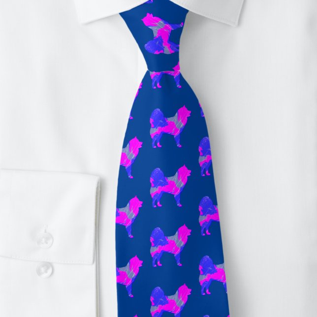 Corbata Silueta de perro samoyada rosa y azul oscuro (Samoyed pink and blue silhouette pattern tie on blue background )