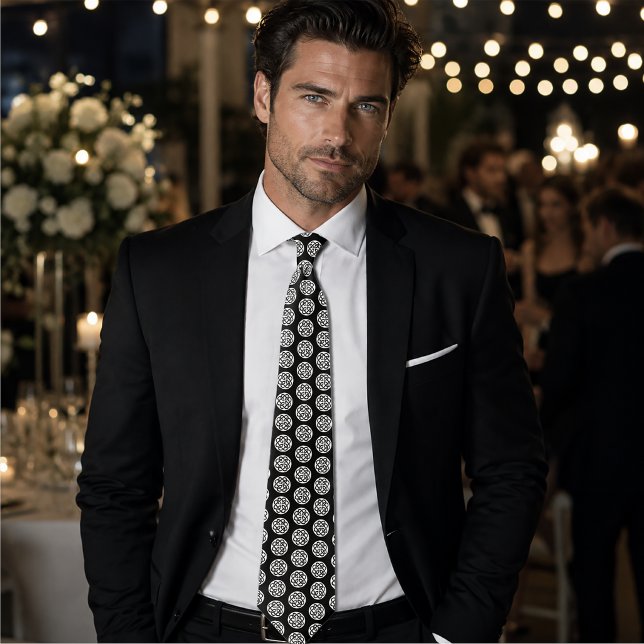 Corbata Símbolo de círculo de nudo celta blanco y negro (Subido por el creador)