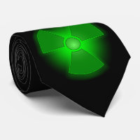 Símbolo verde divertido de la radiactividad que