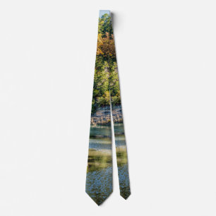 Corbata sobre Dogwood Creek