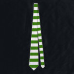 Corbata STRIPS Verde cualquier color<br><div class="desc">Bandas horizontales contra el blanco. Las líneas blancas pueden ser coloreadas - siéntase libre de jugar con el color de fondo para crear nuevos efectos! Estas corbatas vienen en varios colores y dos versiones por color - con rayas anchas o rayas ajustadas.</div>