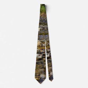 Corbata Tira de ruta rocosa