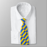 Corbata Tira del cuello de la bandera de Ucrania - Liberta<br><div class="desc">Ucrania - Paz - Bandera ucraniana - Apoyo a la libertad - Solidaridad - Juntos fuertes - ¡Victoria de la libertad! Hagamos del mundo un lugar mejor - ¡todos juntos! Un mundo mejor comienza - depende - ¡los necesita también! Puede transferir a más de 1000 productos Zazzle. Redimensionar y mover...</div>