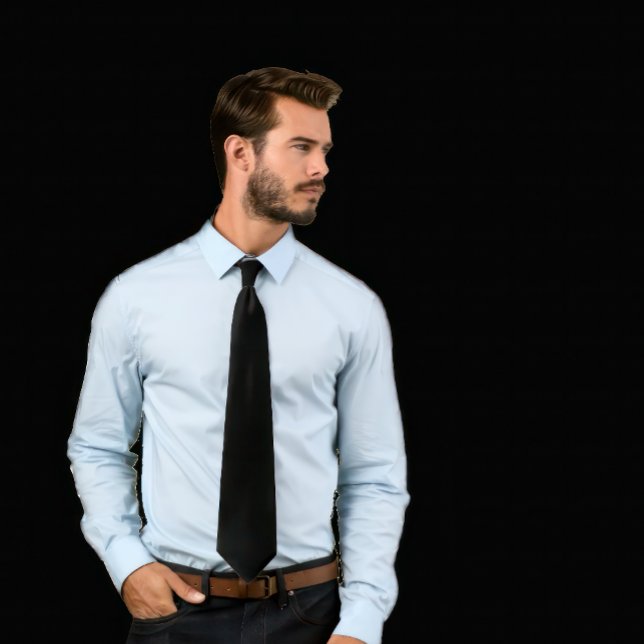 Corbata Tira negra sólida (Man wearing a solid black necktie.
)