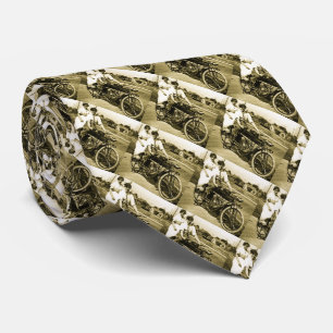 Corbata Triumph de la datación del amor en un vintage de