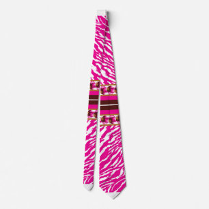 Corbata Un intrincado patrón floral en rosa y blanco, arte