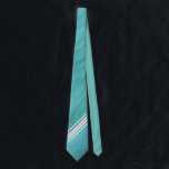 Corbata Verde azulado de estilo<br><div class="desc">Esta corbata de diseño está pintada en tonos verde azulados y turquesa,  con rayas delgadas de color blanco y coral.</div>