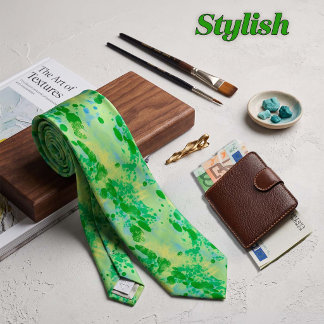 Corbata verde con pintura salpicada