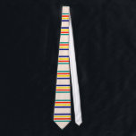 Corbata Vintage Bold Striped<br><div class="desc">Este Vintage Bold Striped incluye rayas de imagen espejo en tonos vibrantes de verde azulado, rojo, amarillo y azul real sobre un fondo crema. Este colorido diseño es perfecto para exploradores y para personas conscientes de la moda. ¡El patrón clásico nunca quedará fuera de lugar!</div>