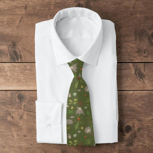 Corbata Zarigüeyas en un Campo de Bayas en Verde