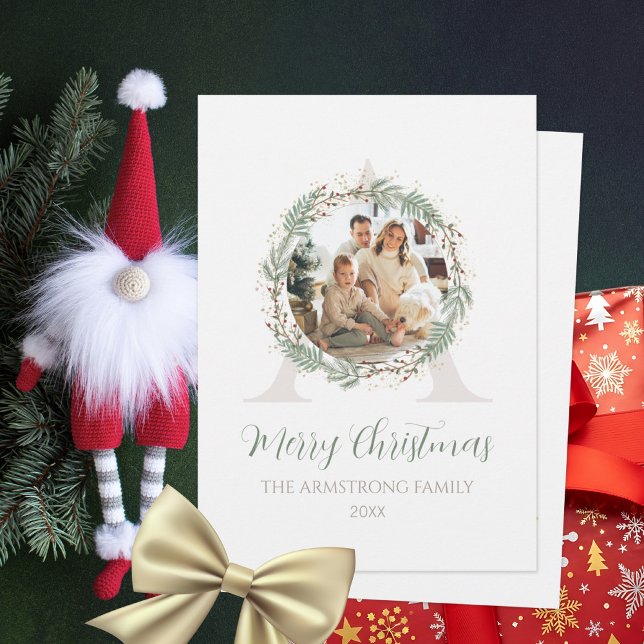 Corona de Navidad con Foto y Monograma Deep Sage (Deep Sage Wreath Photo Christmas Greeting Minimali Holiday Card ©Susanne Sachers - Sunny Mind 🌞)