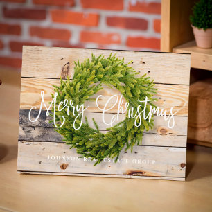 Corona de pino en madera   Saludo de Feliz Navidad
