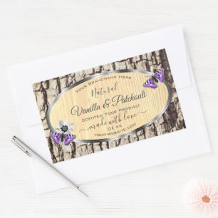 Corteza de árbol natural con etiquetas de producto