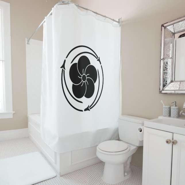 CORTINA DE DUCHA 三つ追い松葉に捻じ梅 (In situ)