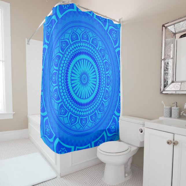 Cortina de ducha azul con mandala india (In situ)