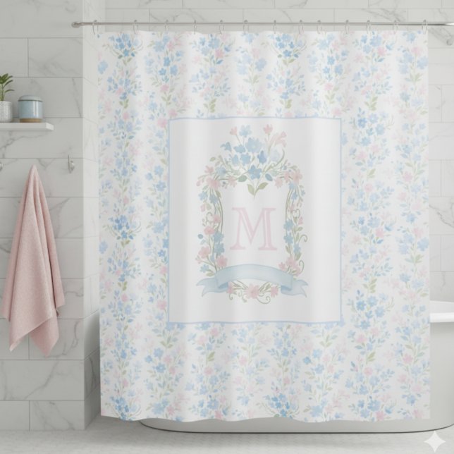 Cortina de ducha con monograma floral personalizad (elegant girly preppy grandmillennial floral crest shower curtain with custom monogram initial)