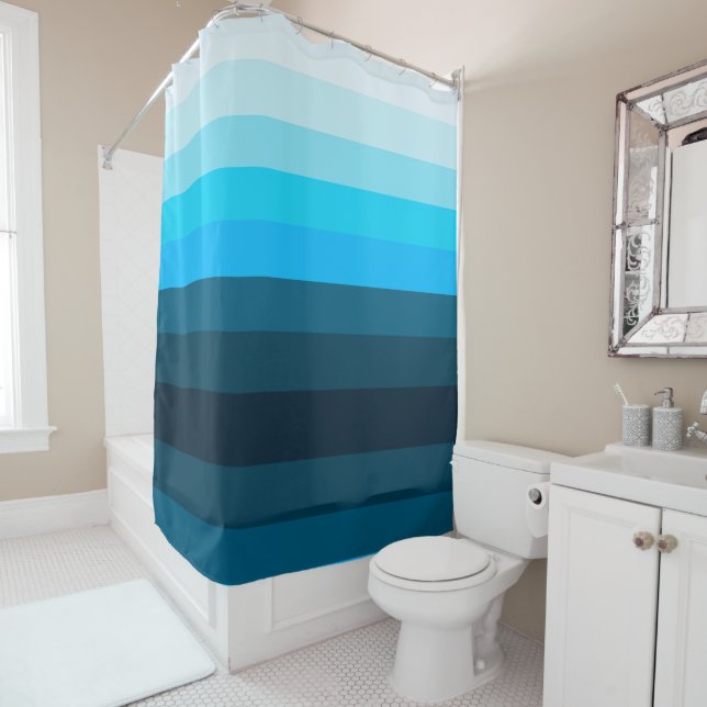 Cortina de ducha de azul náutico (In situ)