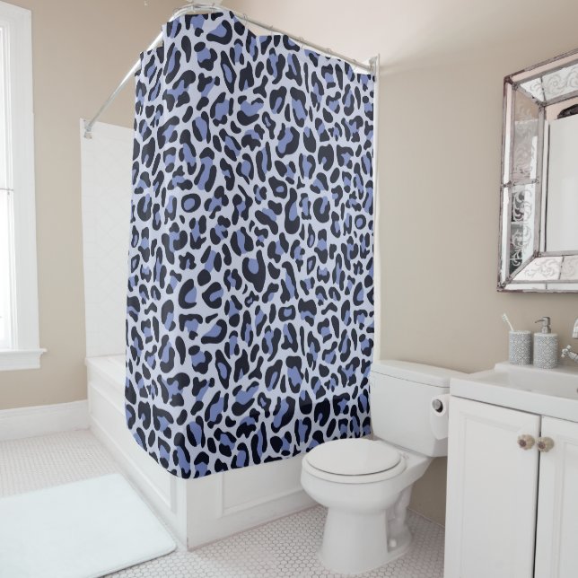 Cortina de ducha de baño azul retro con estampado  (In situ)