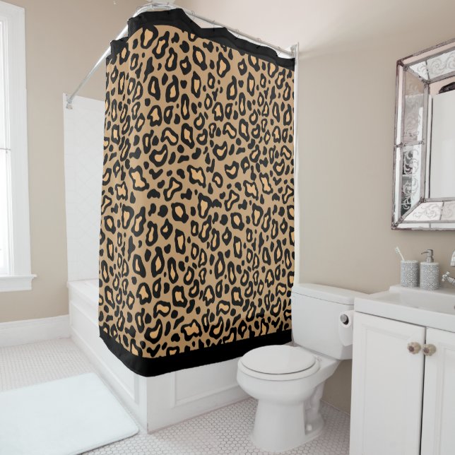 Cortina de ducha de baño con estampado de leopardo (In situ)